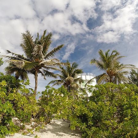 Airport Beach Hotel Hulhumale Bagian luar foto