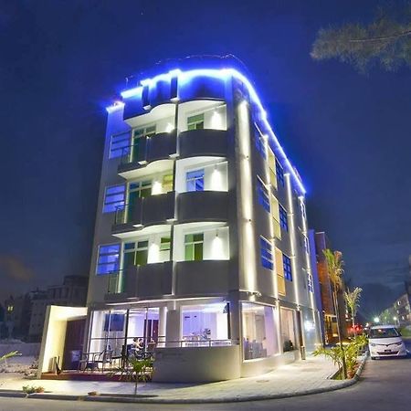 Airport Beach Hotel Hulhumale Bagian luar foto