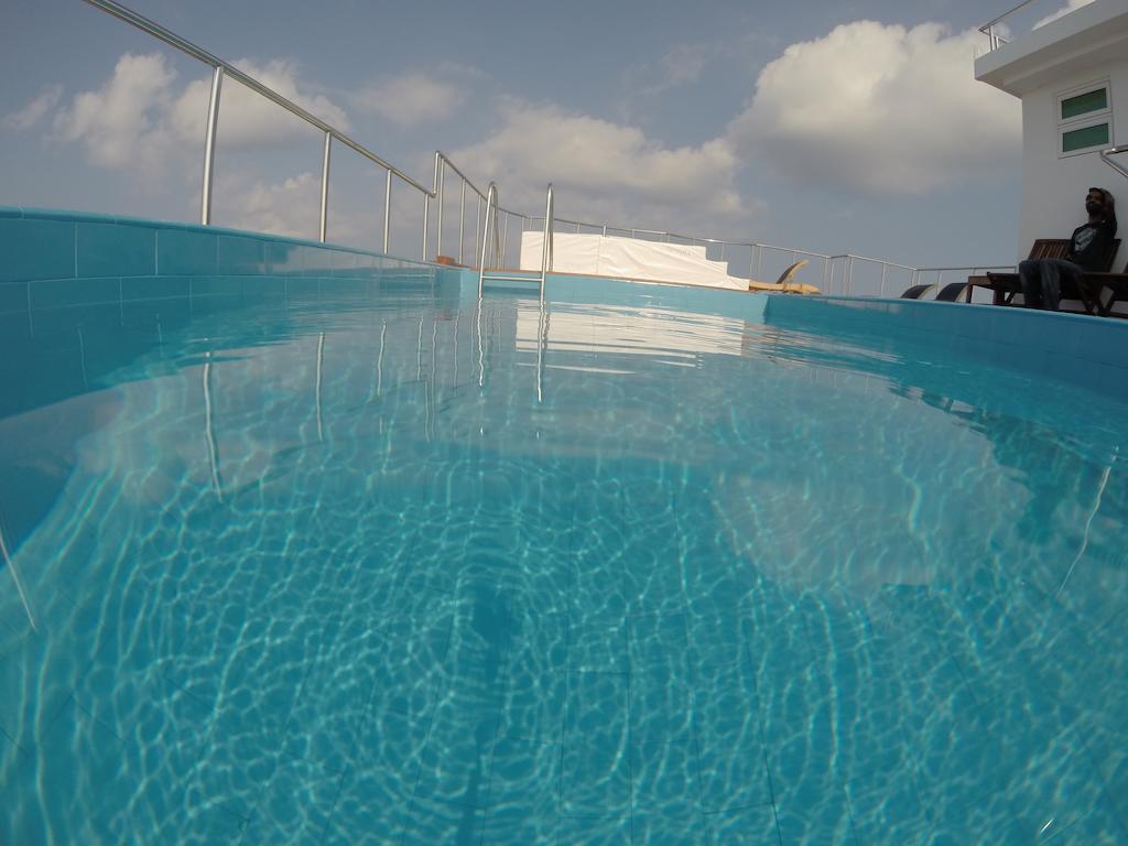 Airport Beach Hotel Hulhumale Bagian luar foto