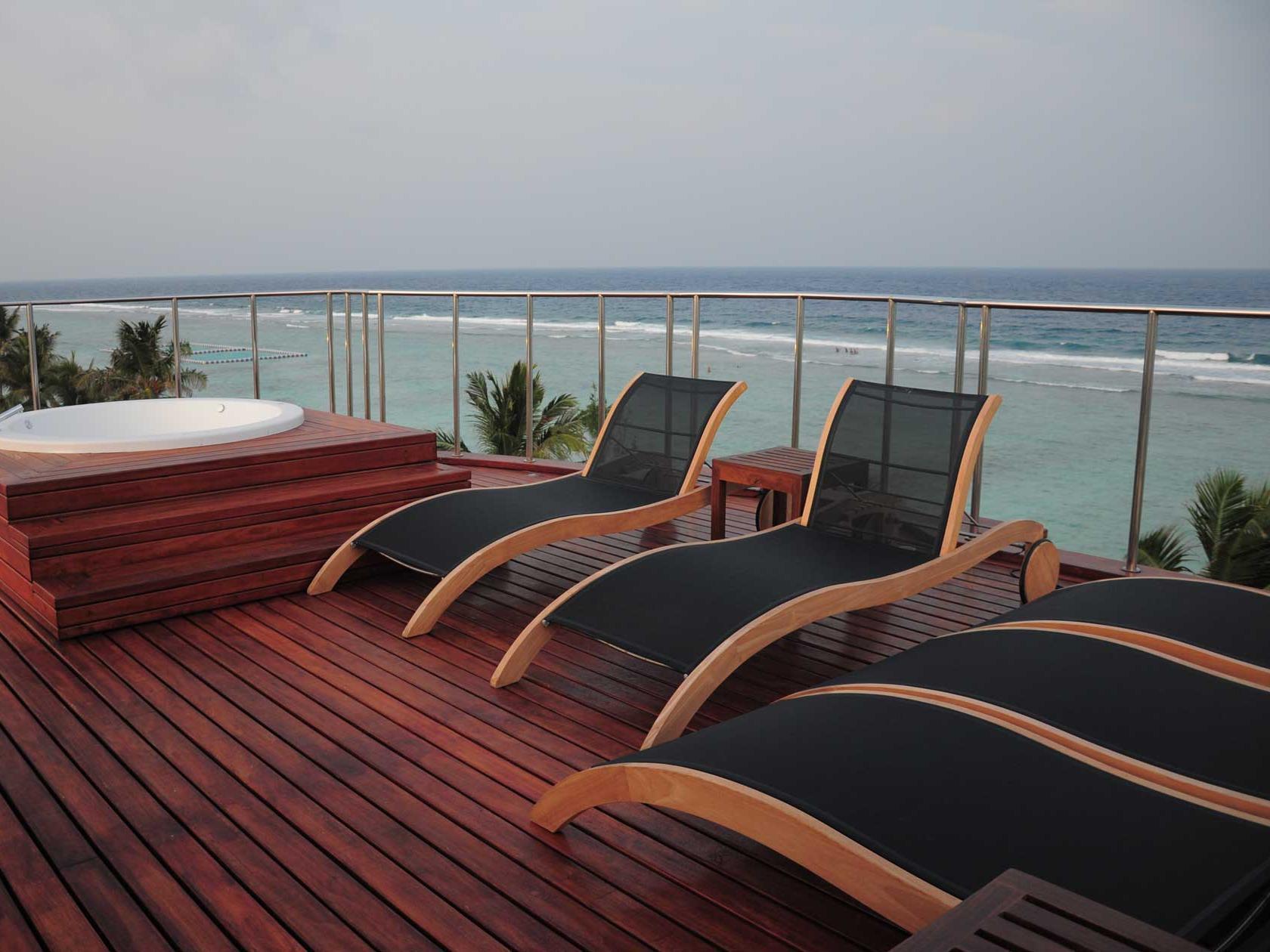 Airport Beach Hotel Hulhumale Bagian luar foto