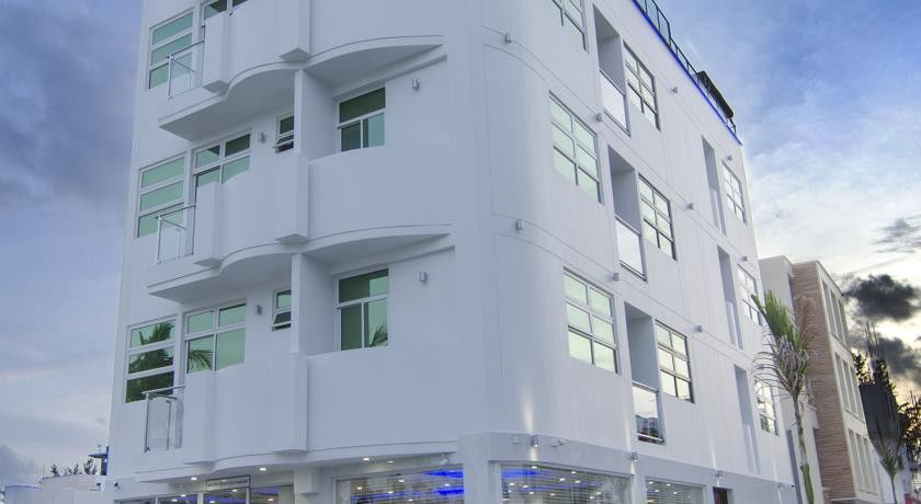 Airport Beach Hotel Hulhumale Bagian luar foto