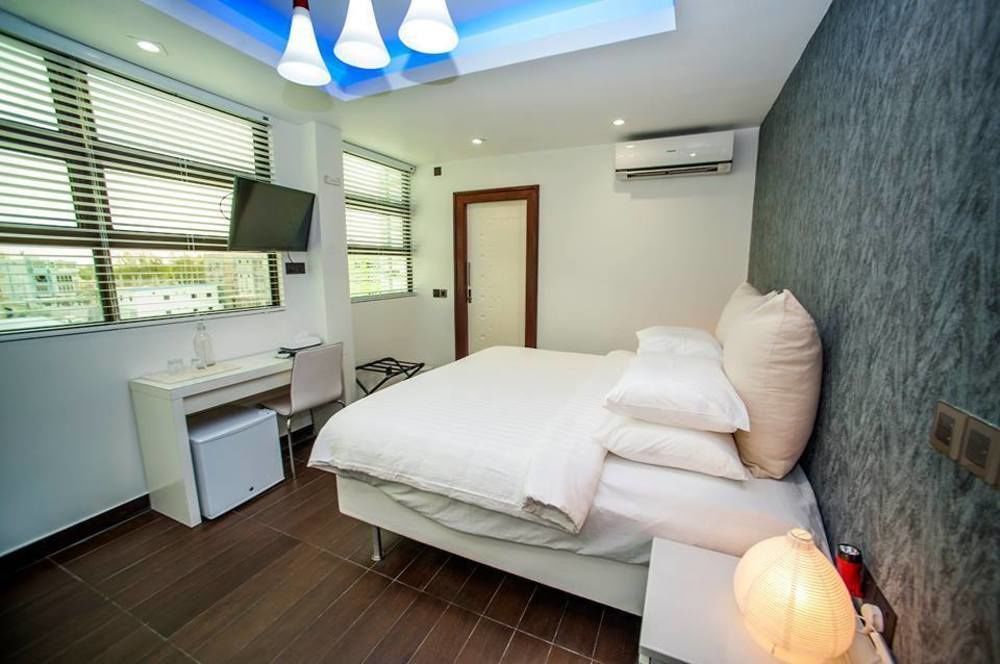 Airport Beach Hotel Hulhumale Bagian luar foto