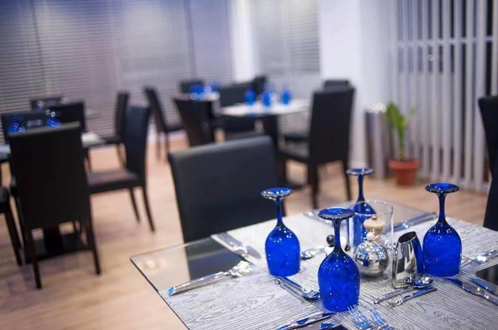 Airport Beach Hotel Hulhumale Bagian luar foto